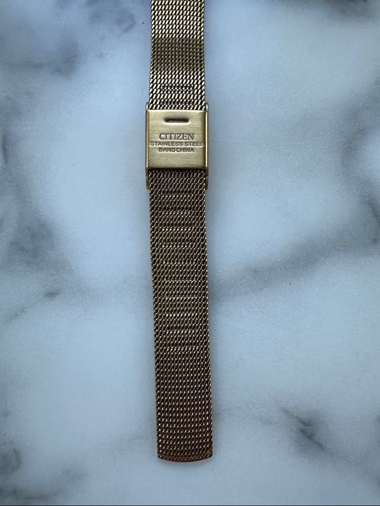 Citizen Eco-Drive Mesh Bracelet Women\'s Watch 27 mm